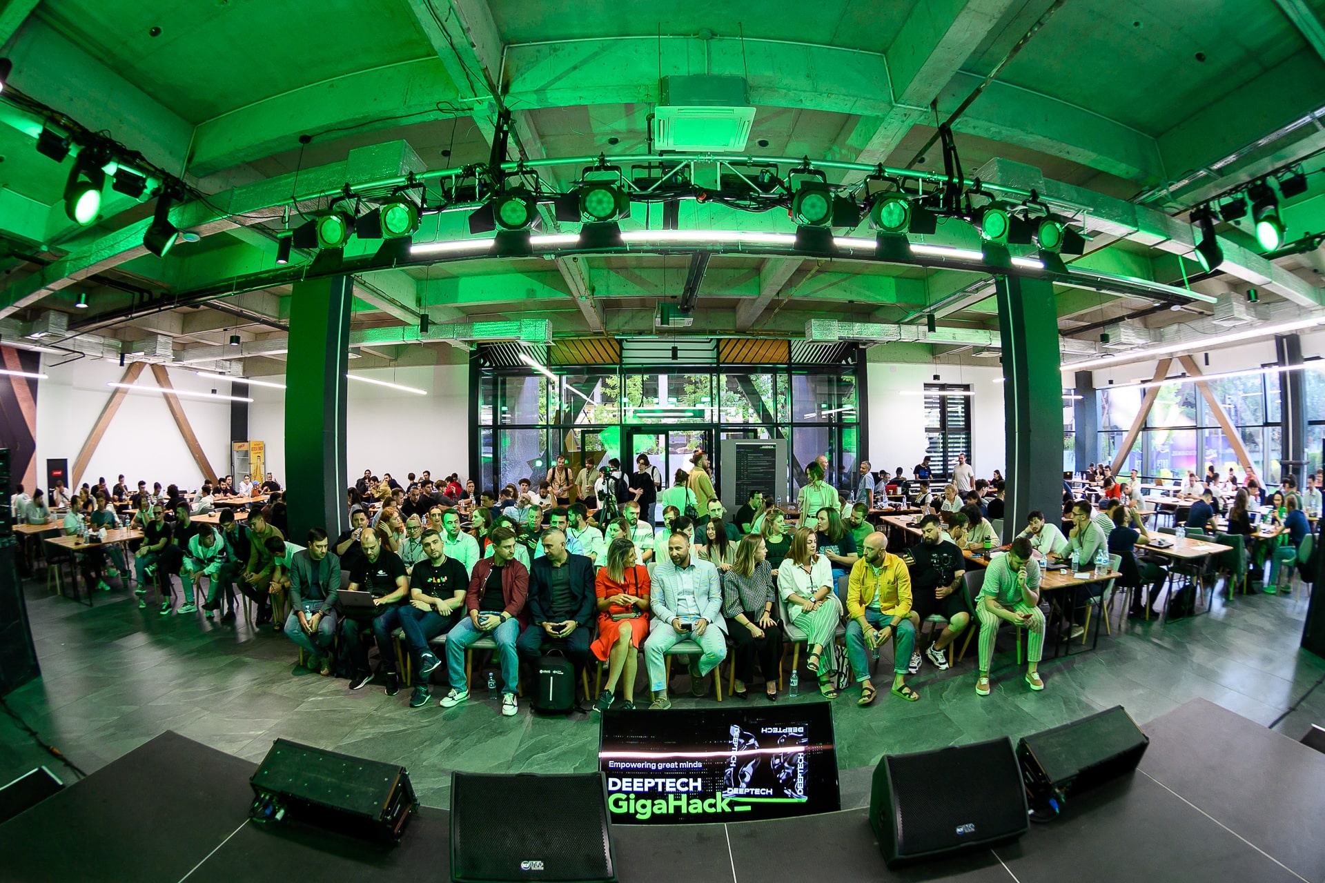 DeepTech GigaHack 2024: FinTech, securitate cibernetica si AI printre temele principale ale hackathonului de la Chisinau