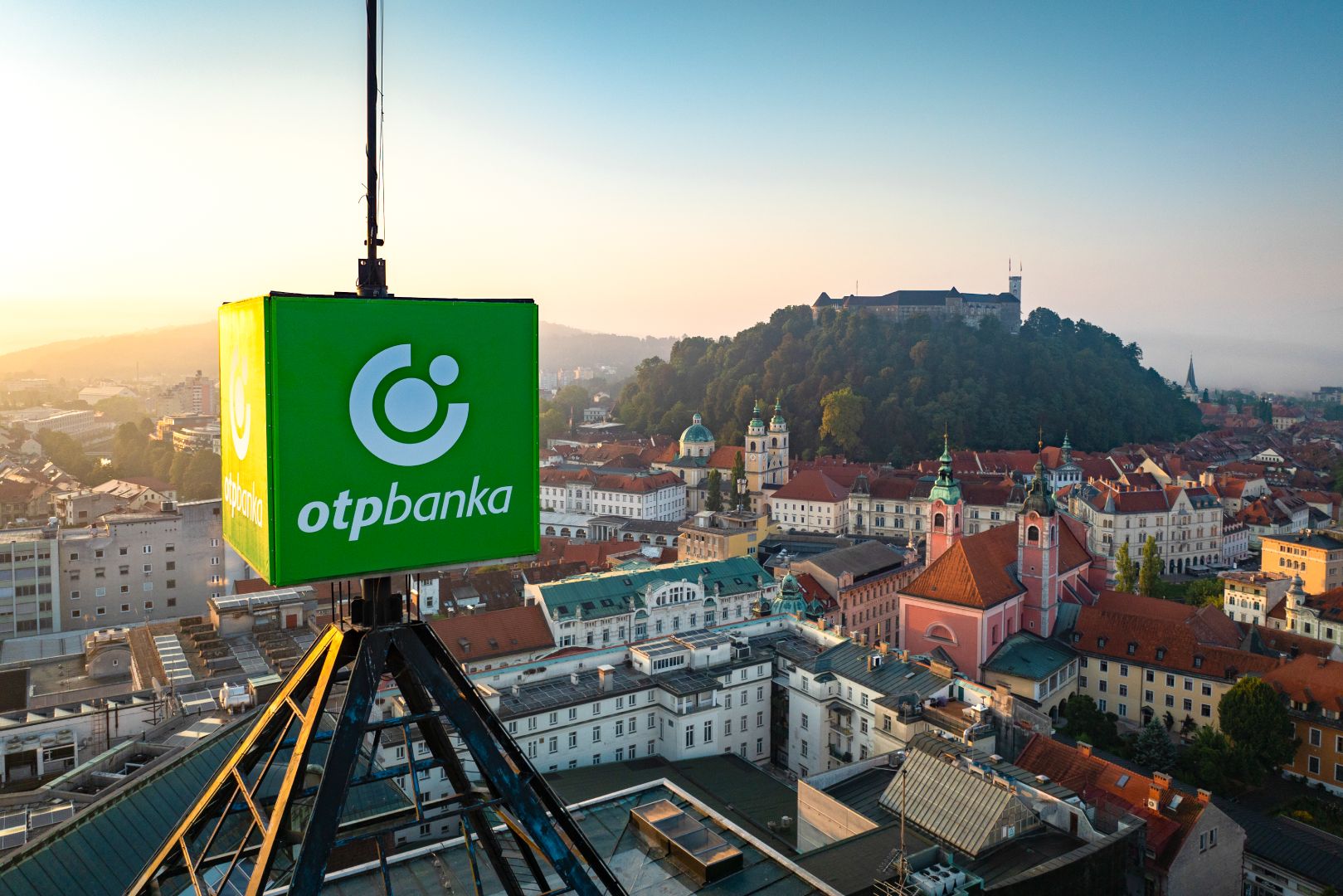 Grupul OTP finalizeaza cea mai mare fuziune bancara din istoria Sloveniei