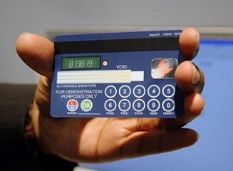 România: Cardul cu display – un nou produs pe piata bancara