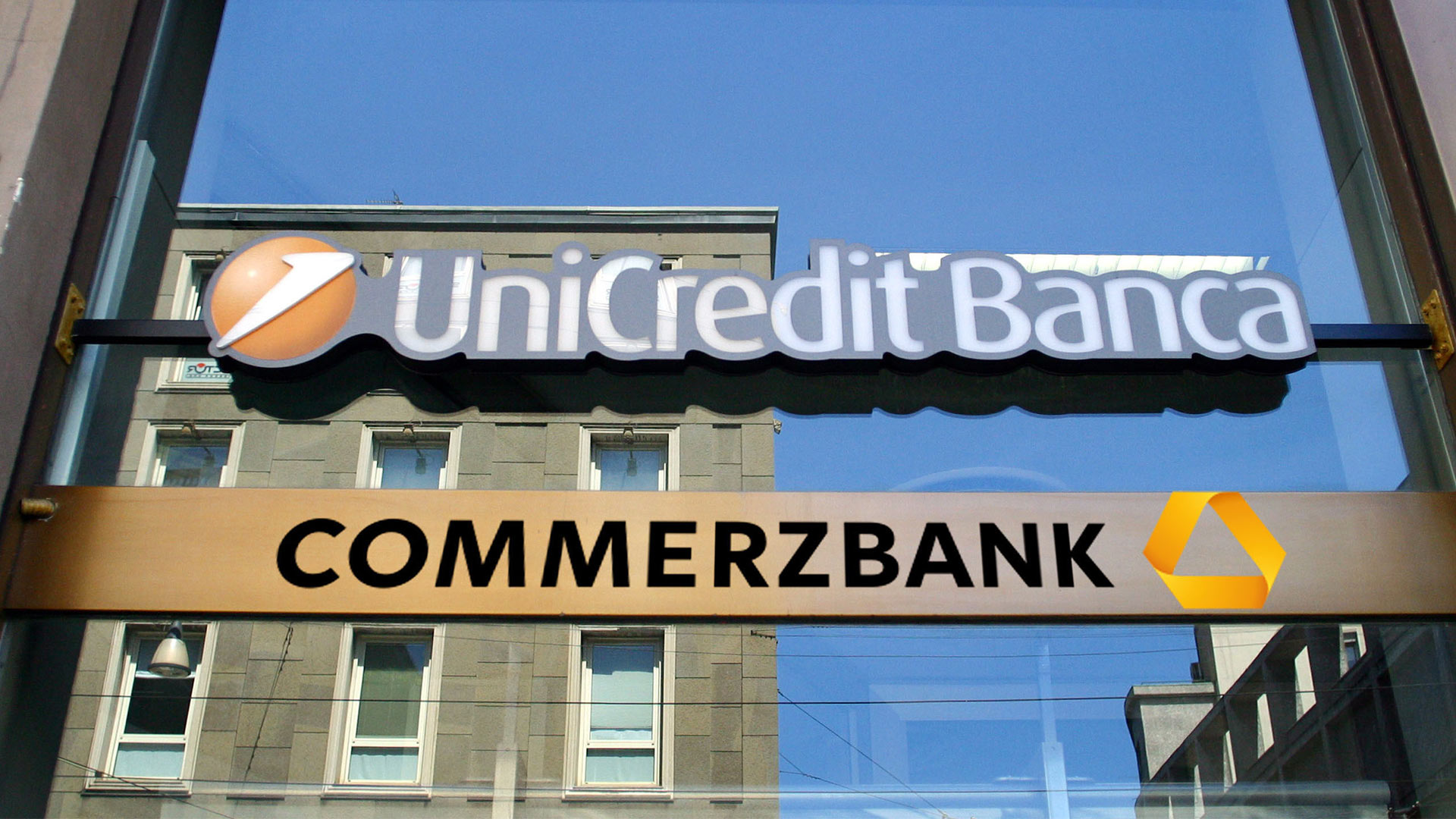 UniCredit solicita permisiunea BCE pentru a-si majora participatia la Commerzbank pâna la 30%