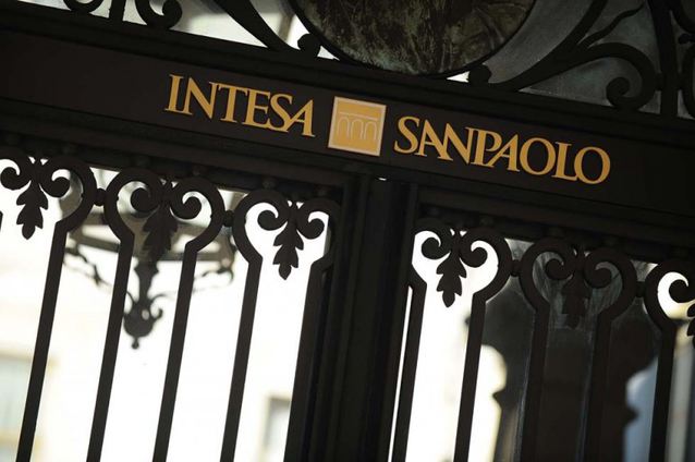 Intesa Sanpaolo va concedia 1600 de persoane