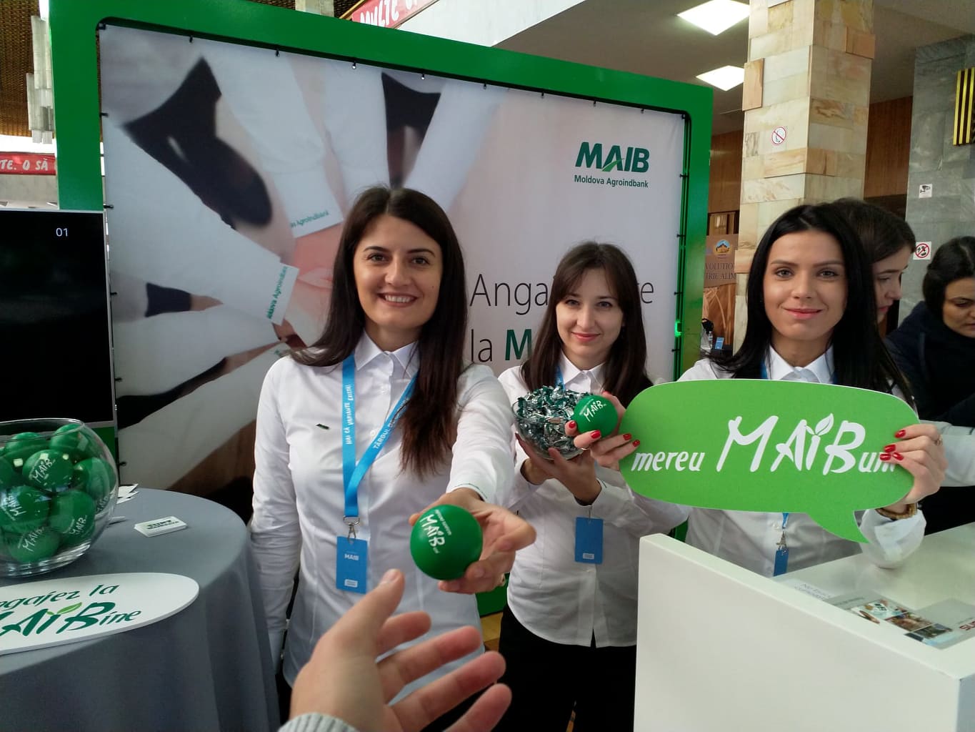 Top 5 motive sa te angajezi la MAIB. Vino la Târgul de Cariere si afla ofertele la standul bancii