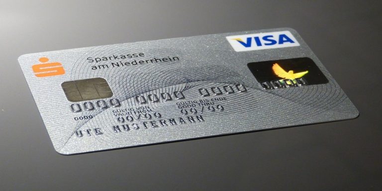 Visa cumpara Featurespace pentru a integra tehnologia AI de protectie a platilor în timp real