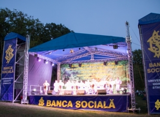 (foto, video) Banca Sociala – partener de încredere si sponsor general al festivalului etno-folcloric “La mijloc de codru des”