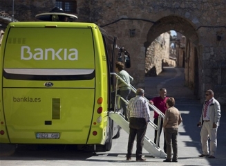 Bankia bus – serviciul lansat de nevoie de catre banca spaniola, fortata sa închida mii de filiale