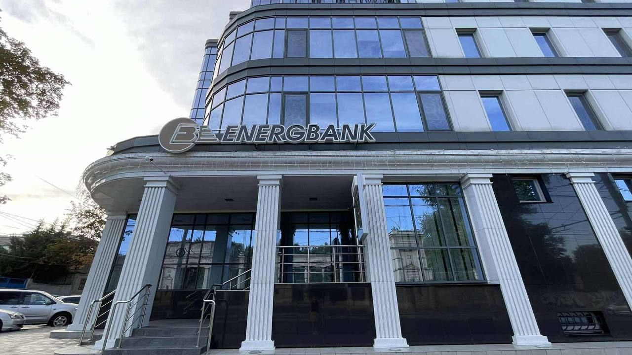 Energbank pune pe pauza comenzile pentru VMS. De când intra în vigoare masura