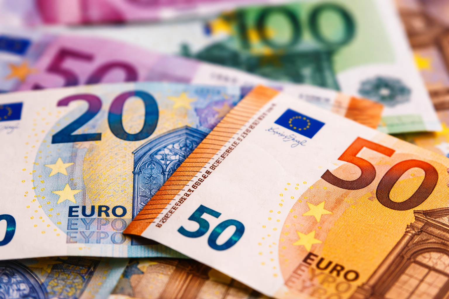 Cheltuielile tot mai mari împing Europa spre datorii record: recomandarile FMI