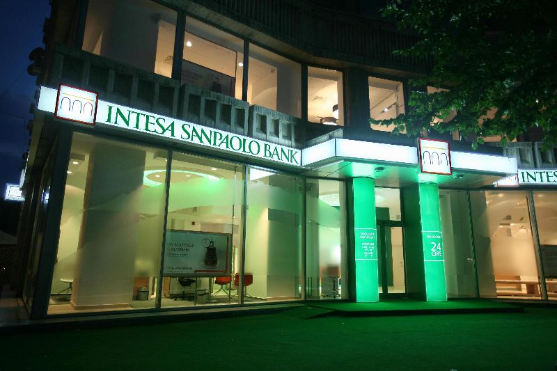 Intesa-Sanpaolo-Bank-Bucuresti