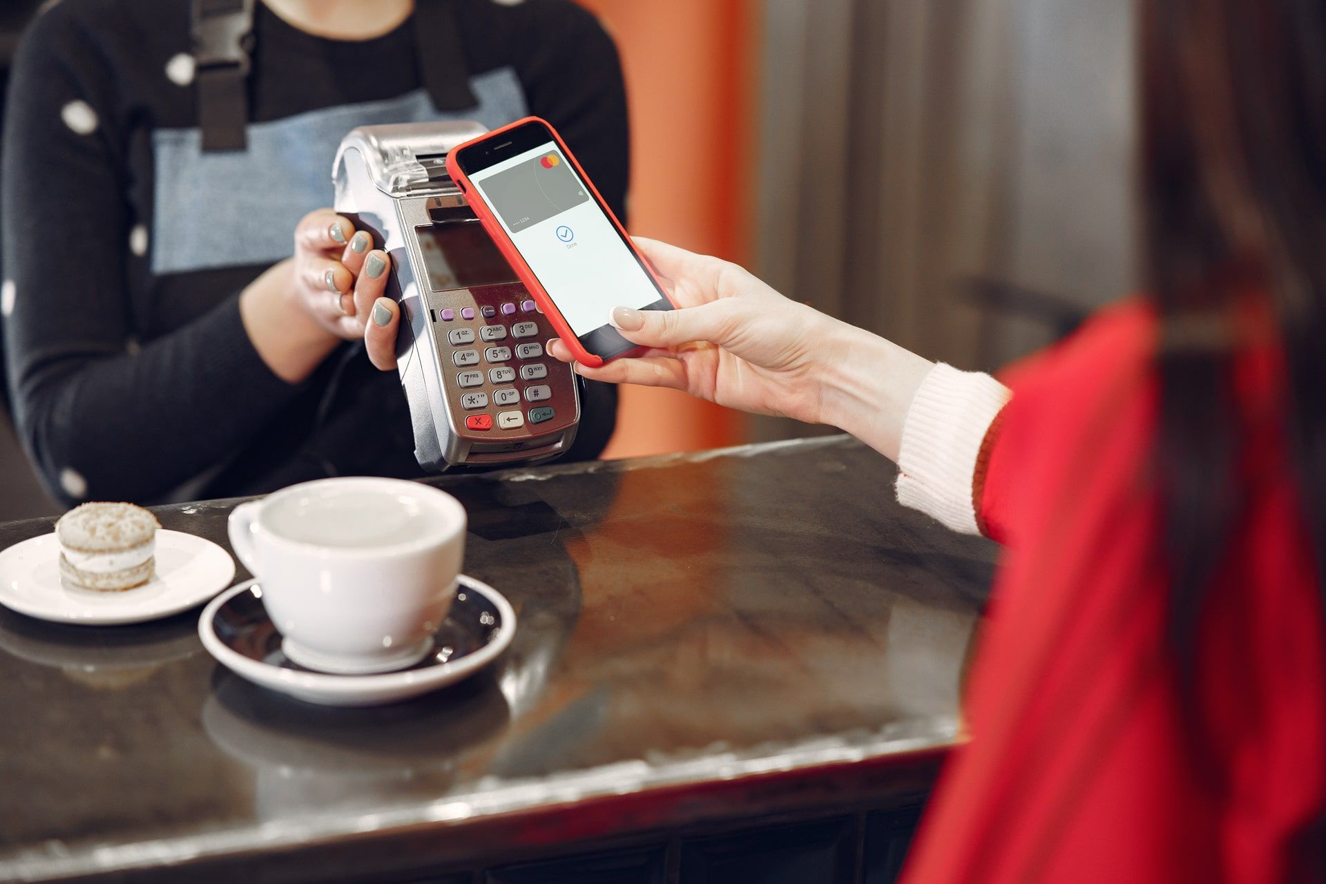 Alternativa moderna pentru casa de marcat: terminalul MyPOS de la FinComBank