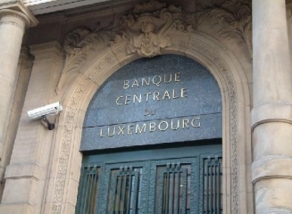 Luxemburg renunta la secretul bancar