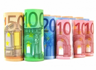 euro-bankonotes-wallpaper