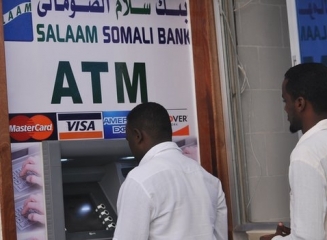 (foto) Moment istoric pentru Somalia în 2014 – a fost instalat primul bancomat din tara