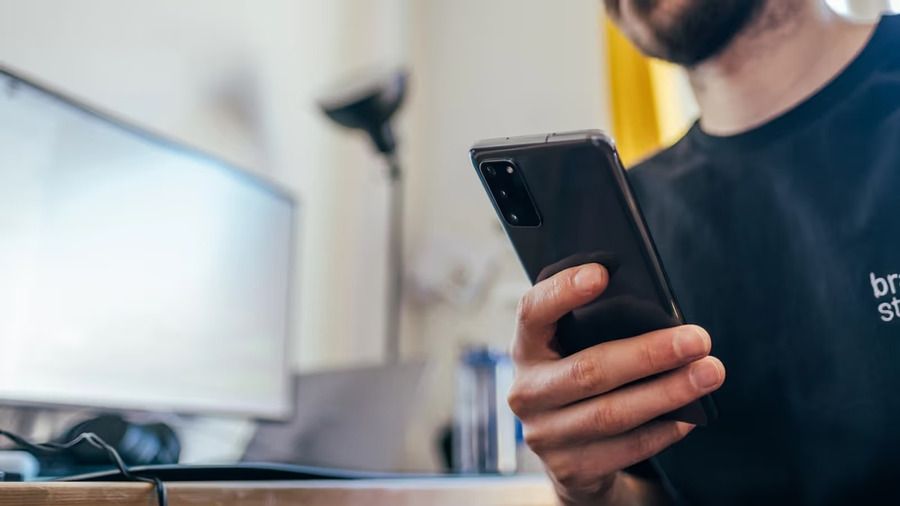 Moldovenii au pierdut peste 270 de milioane de lei din fraude online în 2025