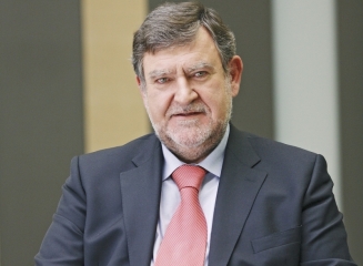 Raiffeisen Bank investigheaza afacerile din paradisurile fiscale ale directorului sau general
