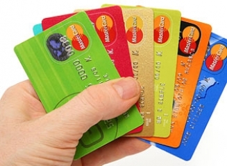 Studiu MasterCard: 53% din europeni ar vrea sa faca mai multe plati cu cardul pe durata vacantei