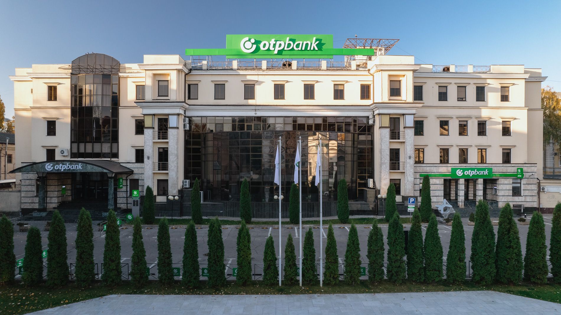 OTP Bank împlineste 35 de ani: o poveste despre încredere, traditie si inovatie